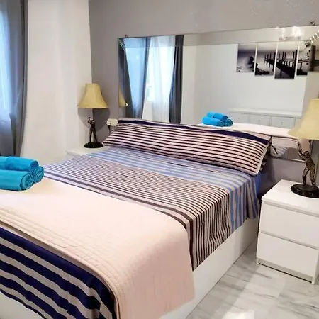 アパート Apartamento Deluxe Puerto Banus マルベーリャ
